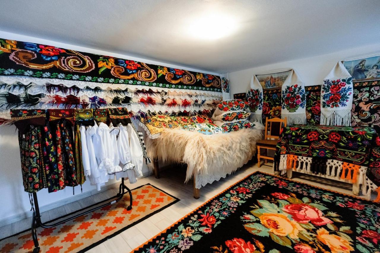 Pensiunea Hai In Maramures Birsana ภายนอก รูปภาพ
