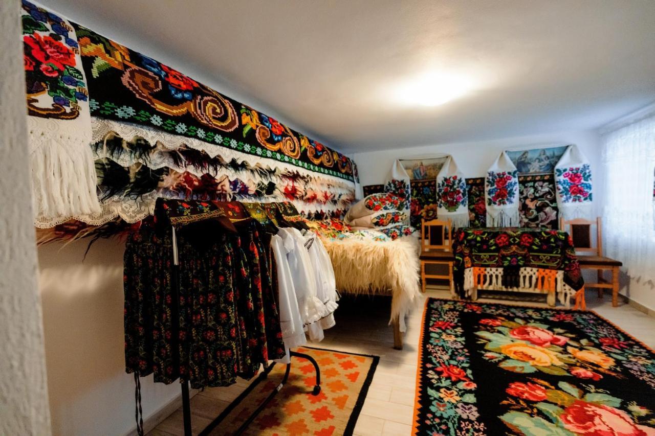 Pensiunea Hai In Maramures Birsana ภายนอก รูปภาพ