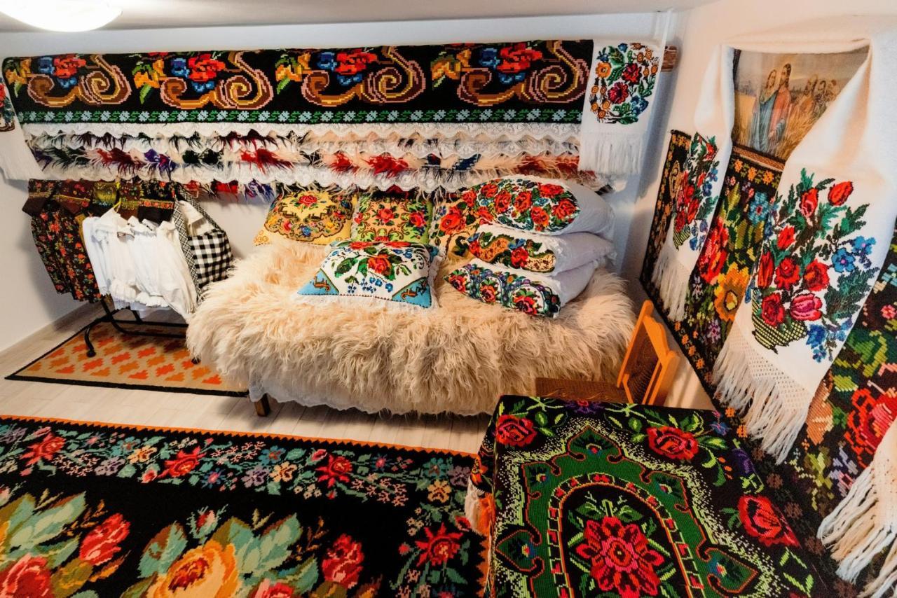 Pensiunea Hai In Maramures Birsana ภายนอก รูปภาพ
